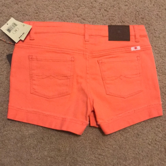 Luck Brand Riley Shorts - Picture 3 of 3